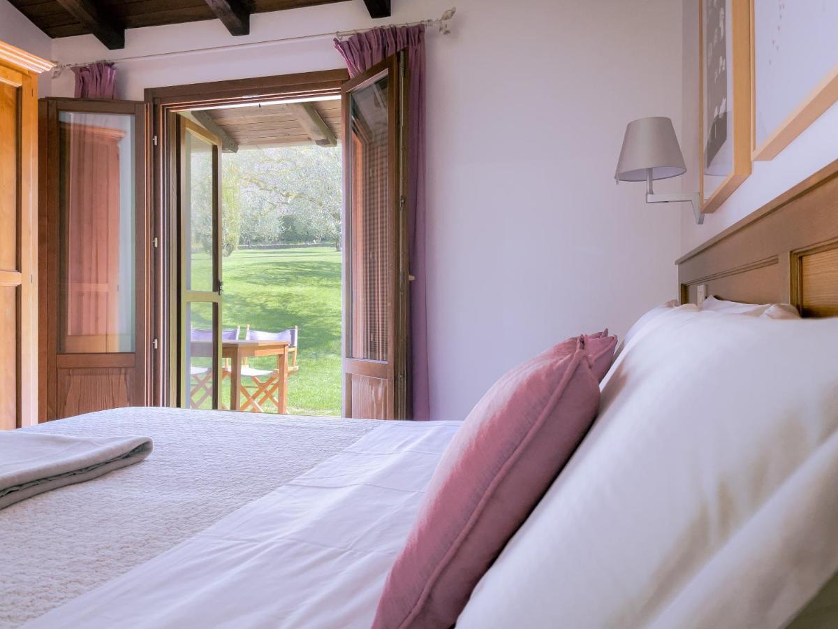 Agriturismo La Valle Di Vico คาปราโรลา ภายนอก รูปภาพ