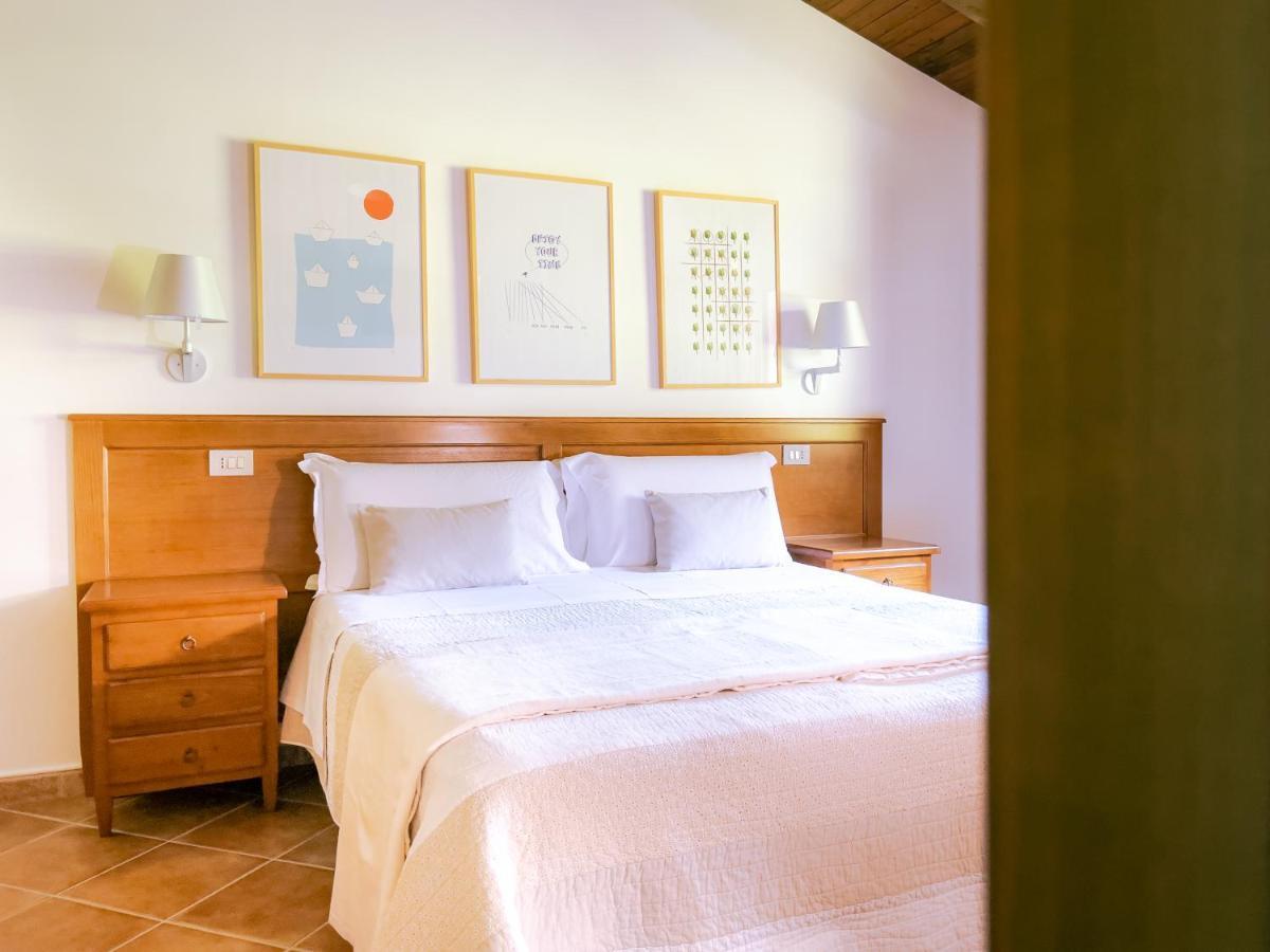 Agriturismo La Valle Di Vico คาปราโรลา ภายนอก รูปภาพ