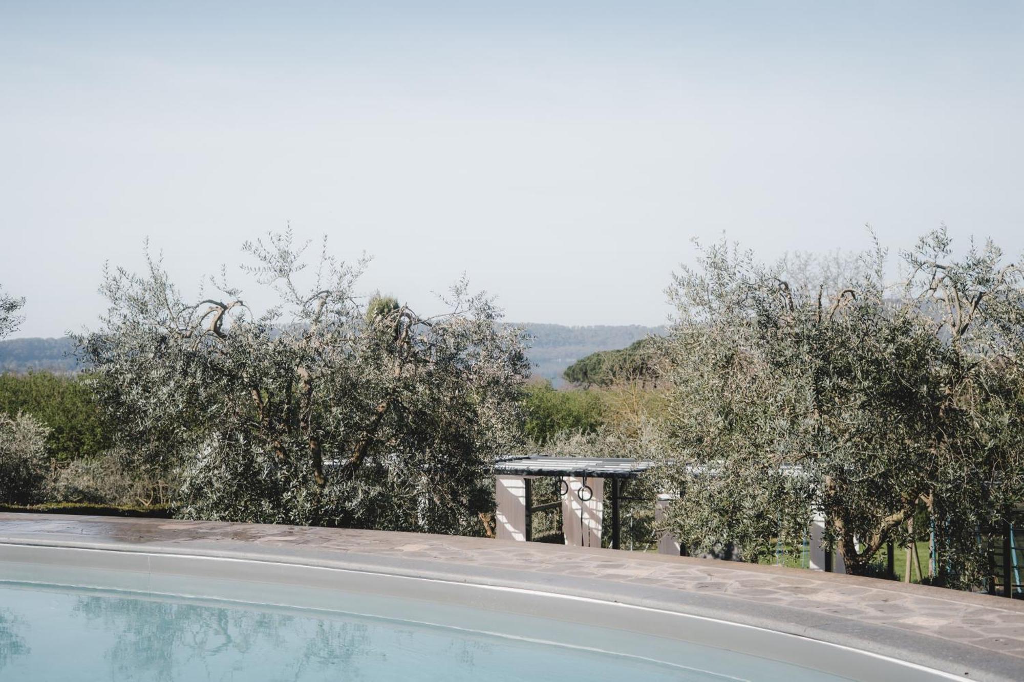 Agriturismo La Valle Di Vico คาปราโรลา ภายนอก รูปภาพ