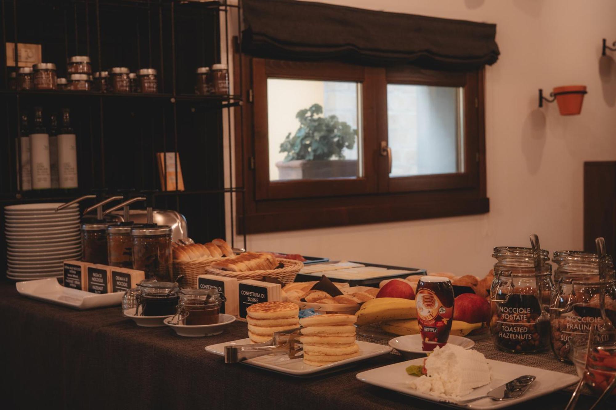 Agriturismo La Valle Di Vico คาปราโรลา ภายนอก รูปภาพ