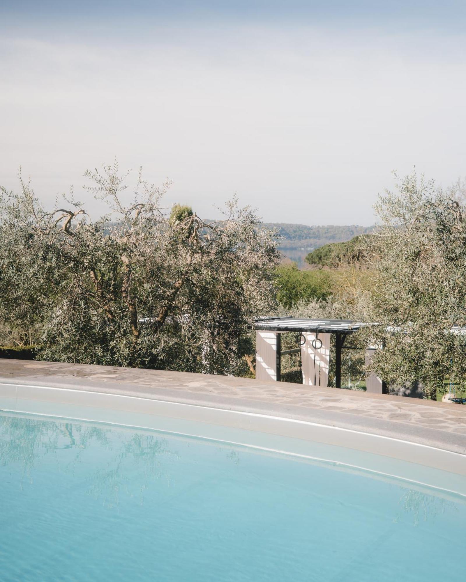 Agriturismo La Valle Di Vico คาปราโรลา ภายนอก รูปภาพ